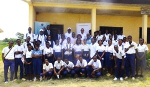 COMMUNIQUE DE PRESSE : « 1 BANQUIER DANS MA CLASSE » : LES COLLABORATEURS VOLONTAIRES DU GROUPE BGFIBank S&rsquo;INVITENT AU CŒUR DU GABON PROFOND